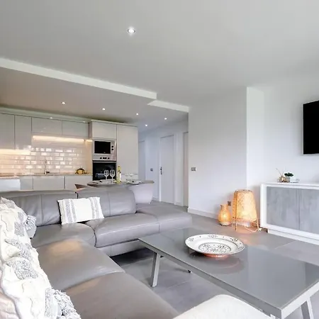 Beautiful 3 Bedroom Ground Floor - Nueva Andalucia