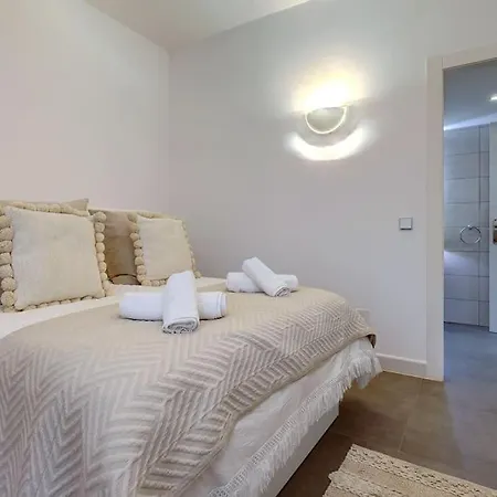 Apartment Beautiful 3 Bedroom Ground Floor - Nueva Andalucia *