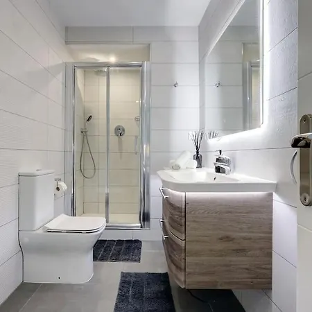 Beautiful 3 Bedroom Ground Floor - Nueva Andalucia