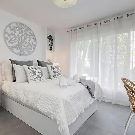 Beautiful 3 Bedroom Ground Floor - Nueva Andalucia Apartment